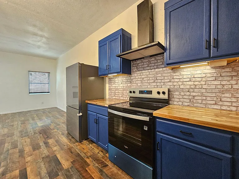 170 Circle Dr — Photo 5