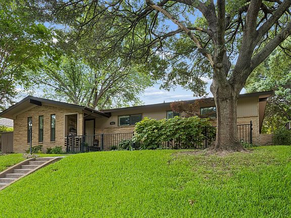 3rd image of 10832 Creekmere Dr