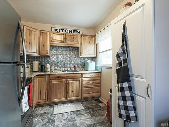 5th image of 1606 Pell Dr