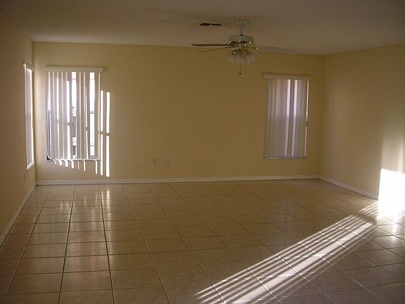 4th image of 1118 Kempton Chase Pkwy
