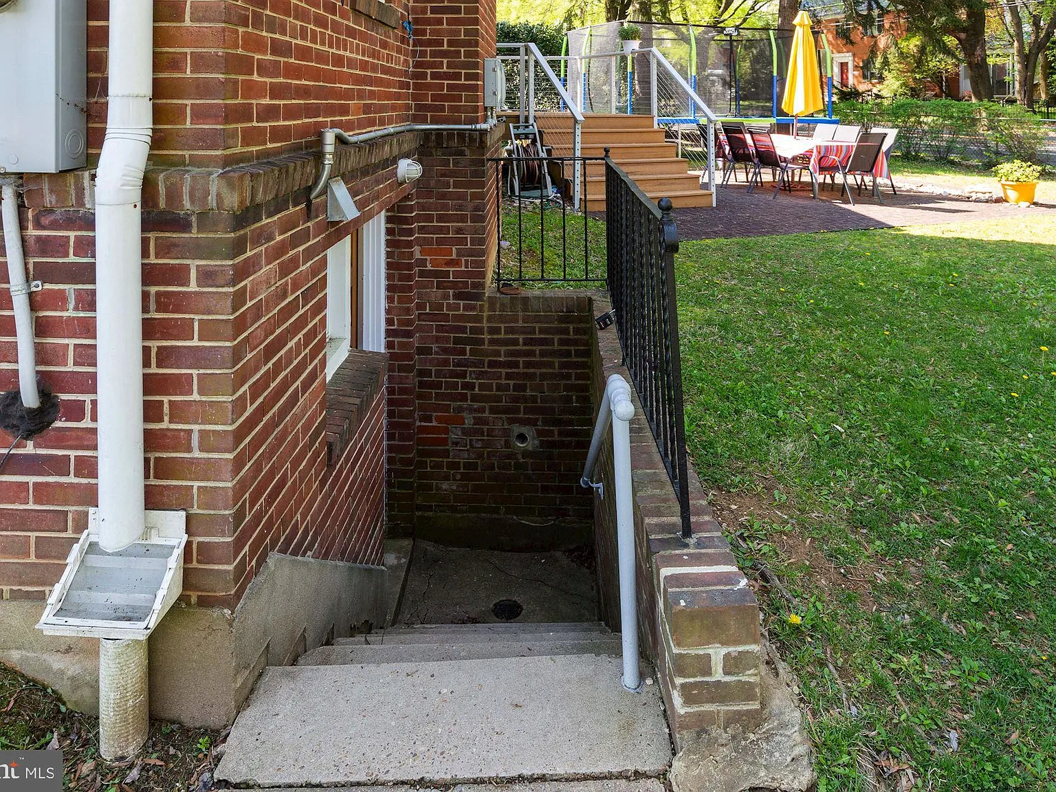 2 bed, 3166 sqft, $2,695 — Photo 2