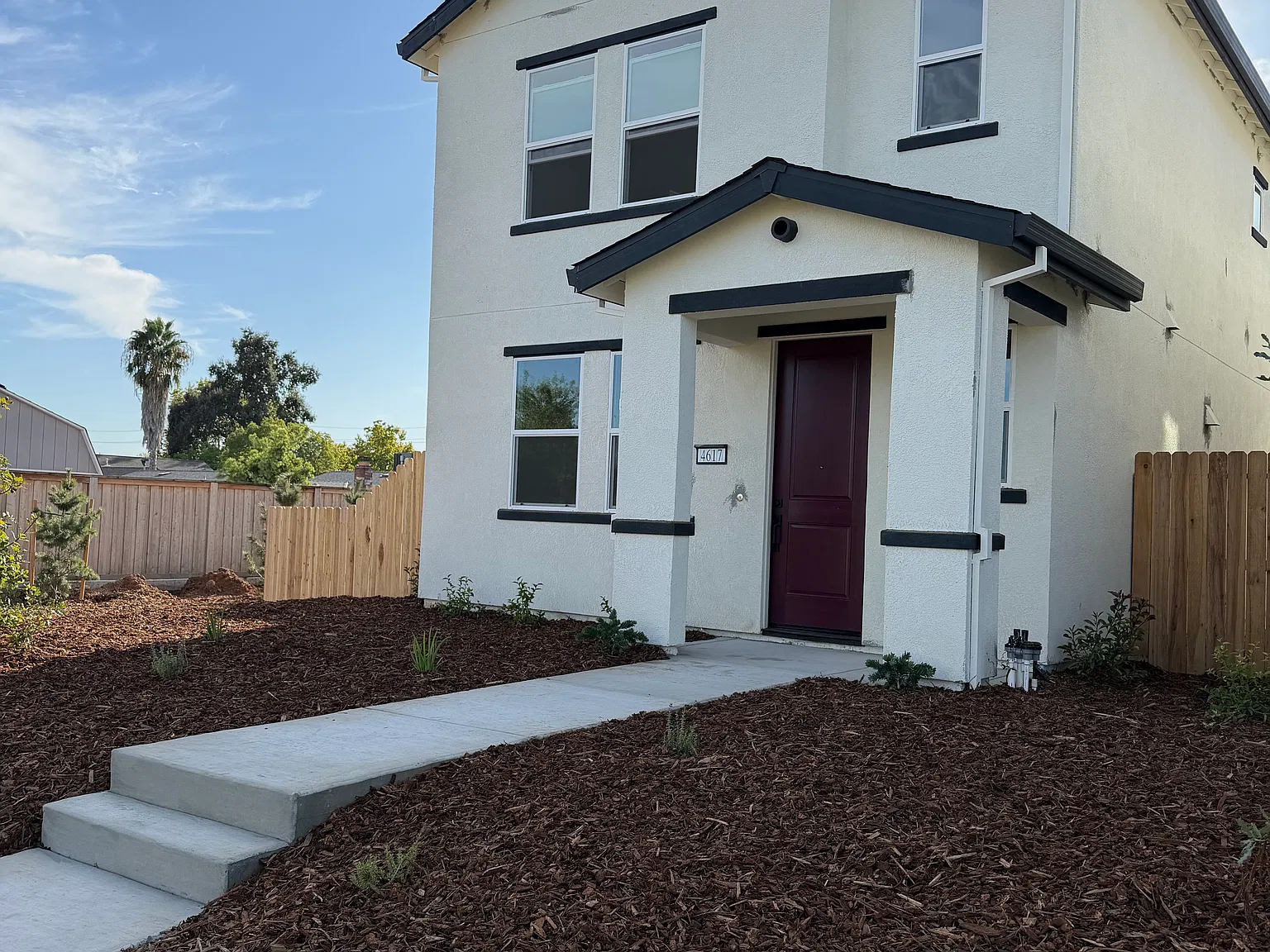 3 bed, 1565 sqft, $3,050 — Photo 2