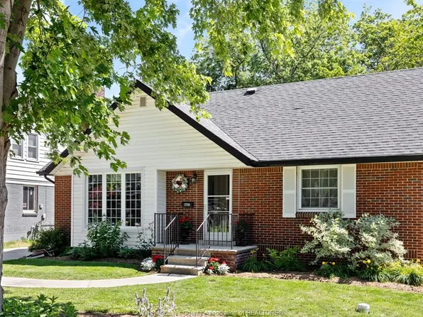 2720 Academy Dr, Windsor, ON N9E 2G8