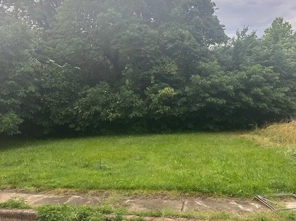 215 Mars St, Petersburg, VA 23803