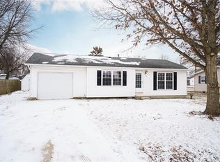 706 Field St, Altamont, IL 62411