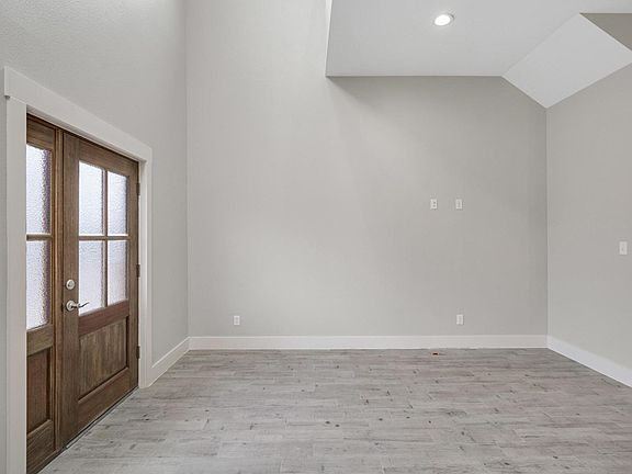 4th image of 2122 Paniolo Dr