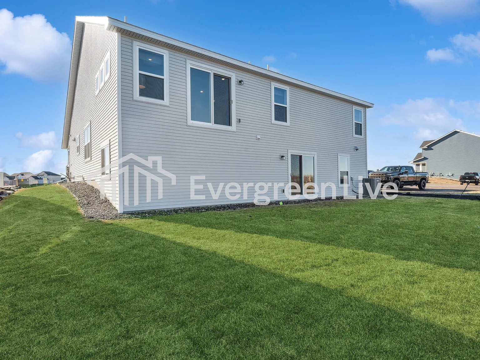 3 bed, 2.5 bath, 1719 sqft, $2,560 — Photo 4