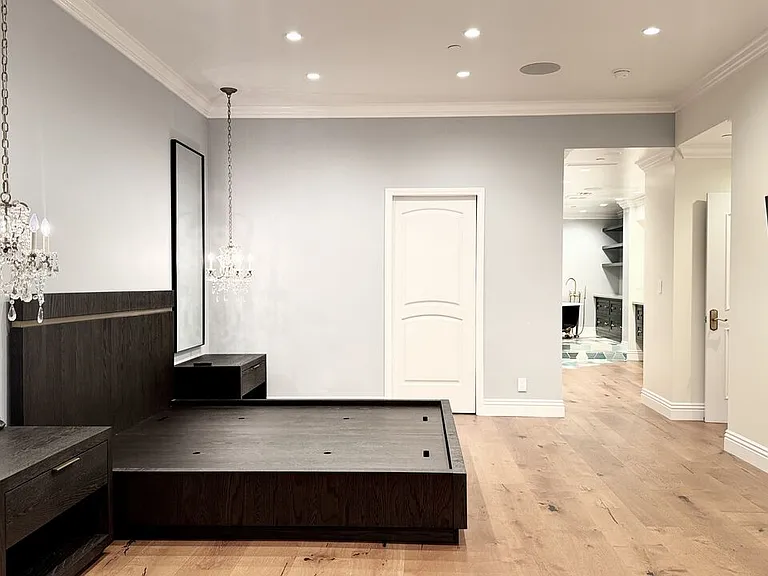10724 Wilshire Blvd #1605 — Photo 42