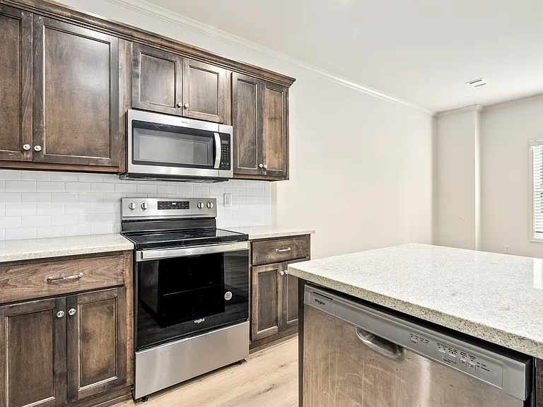 762 N Donahue Dr #3 — Photo 14