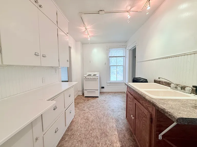 601 Clark St — Photo 24