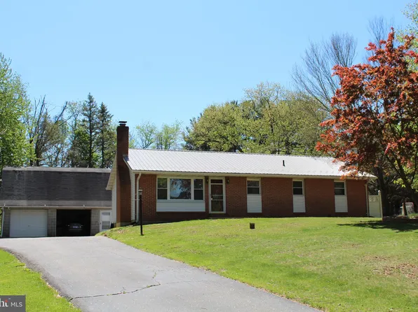 1601 Valley Dr, Westminster, MD 21157