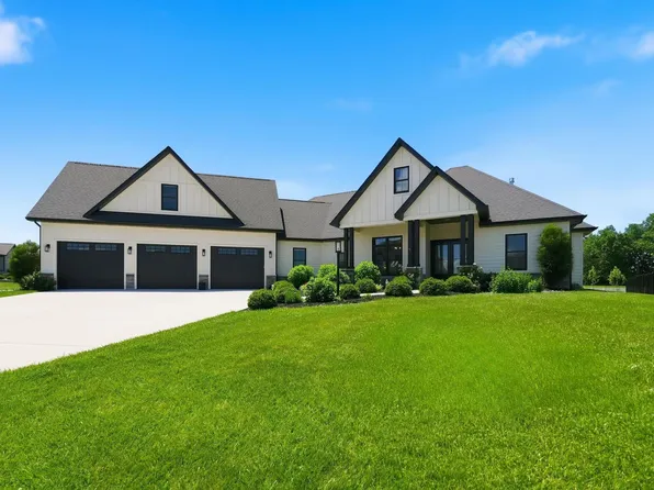 15183 Whisper Rock Blvd, Fort Wayne, IN 46845
