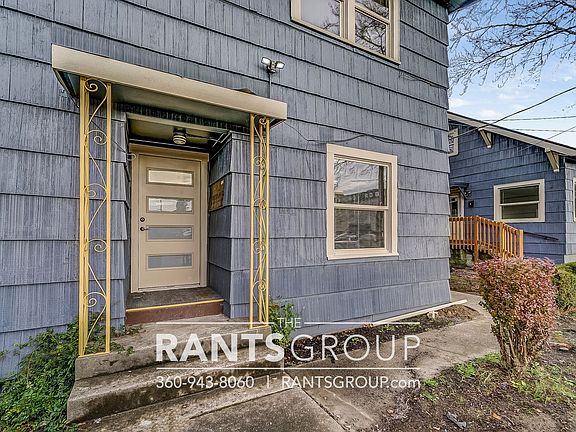 3rd image of 804-810 Olympia Ave NE #2