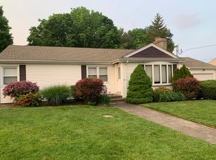 20 Rotary Dr, Johnston, RI 02919