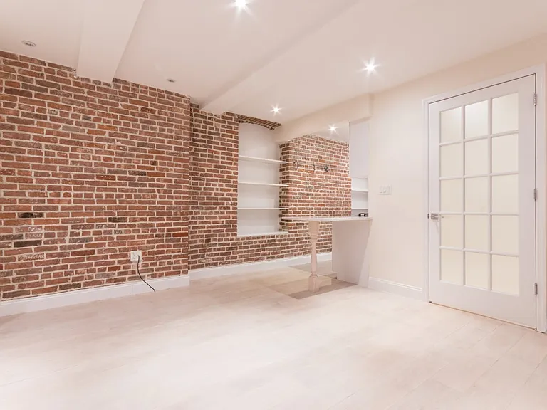 41 W 24th St #5R — Photo 11