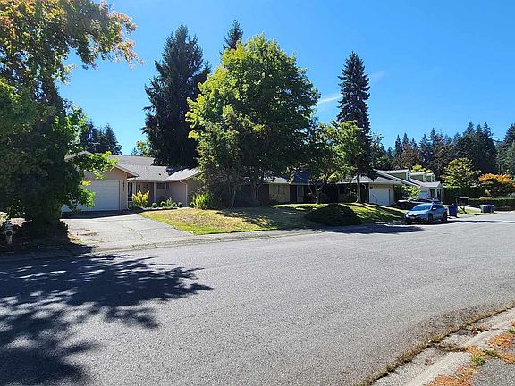 3rd image of 16811 NE 32nd St