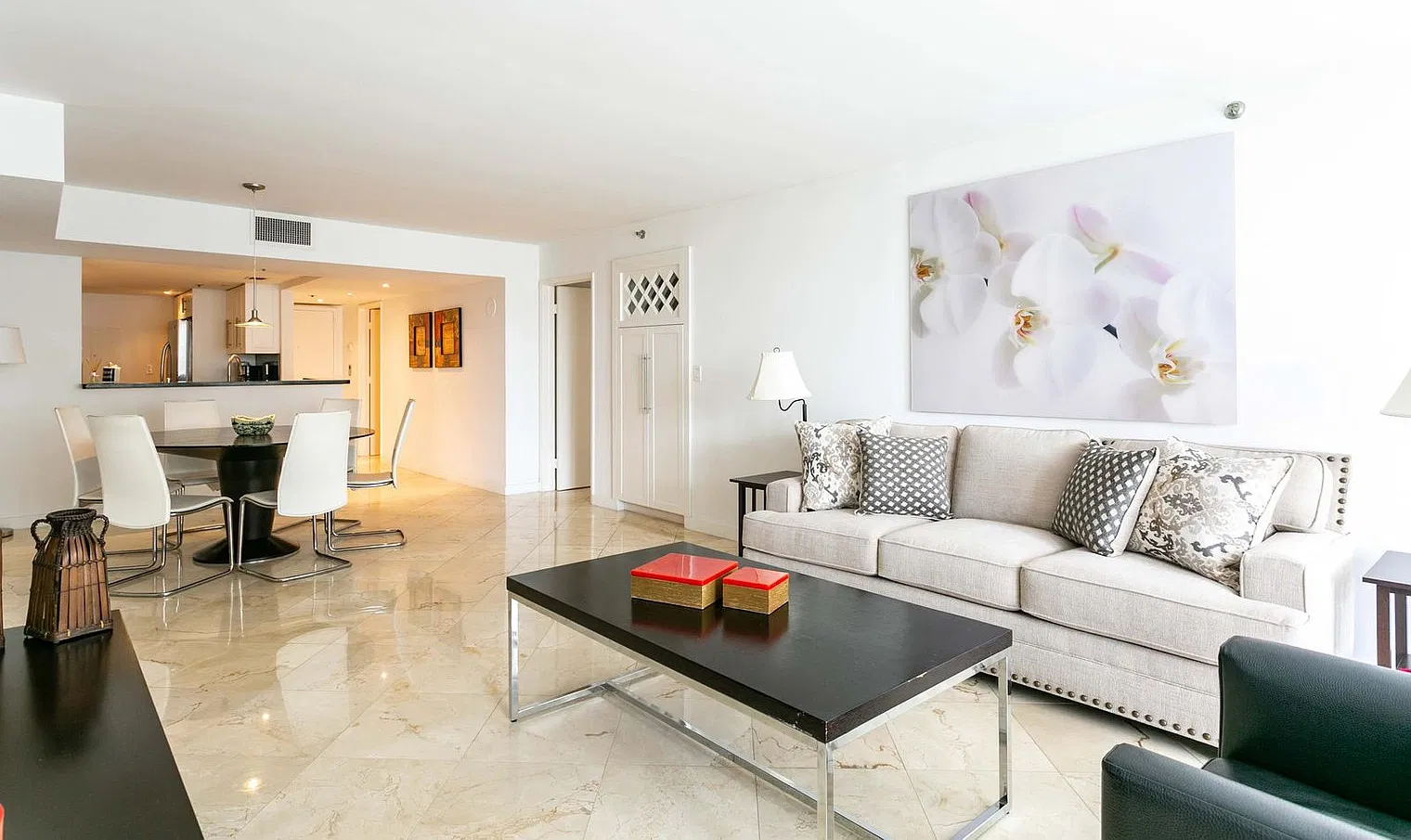 3 bed, 2.0 bath, 1485 sqft, $5,493 — Photo 3