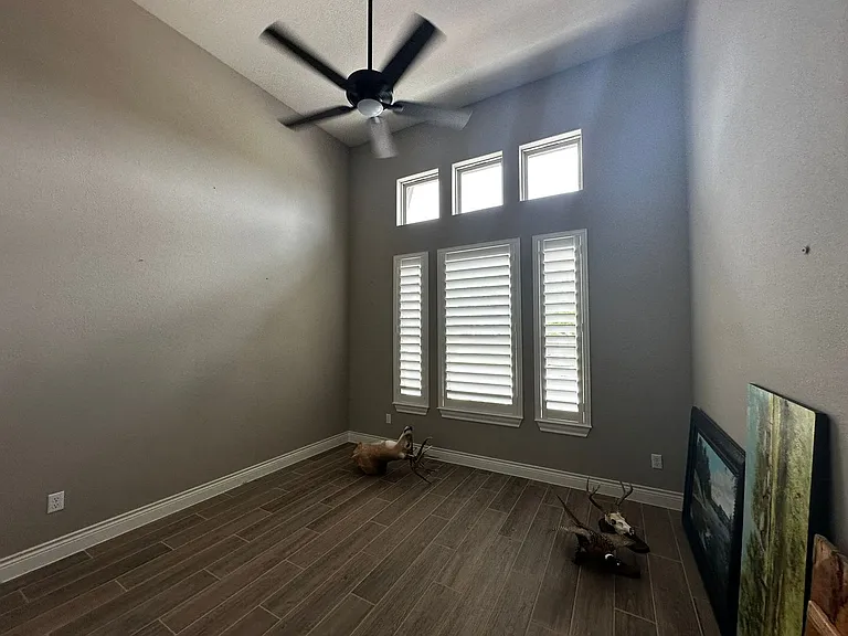 904 Indian Hawthorne Dr — Photo 16