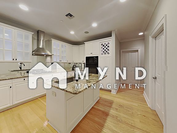 3rd image of 532 N Church St