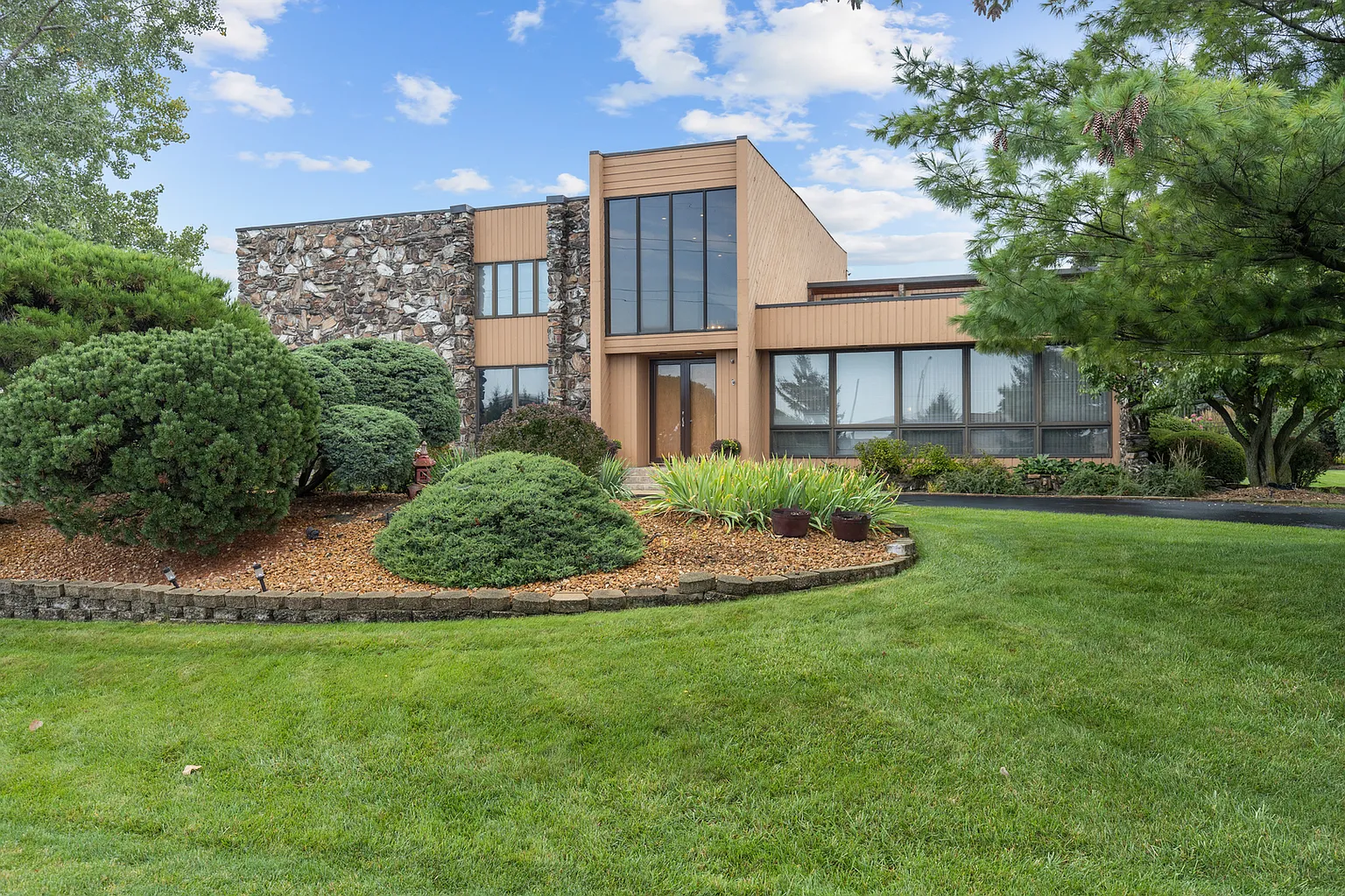 20 Kingston Dr photo 1