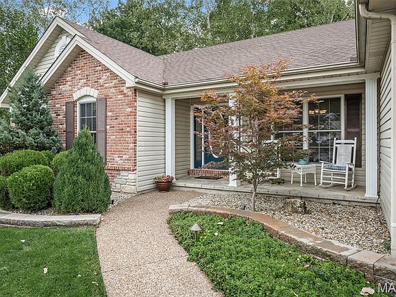 4th image of 60 Loganberry Ct
