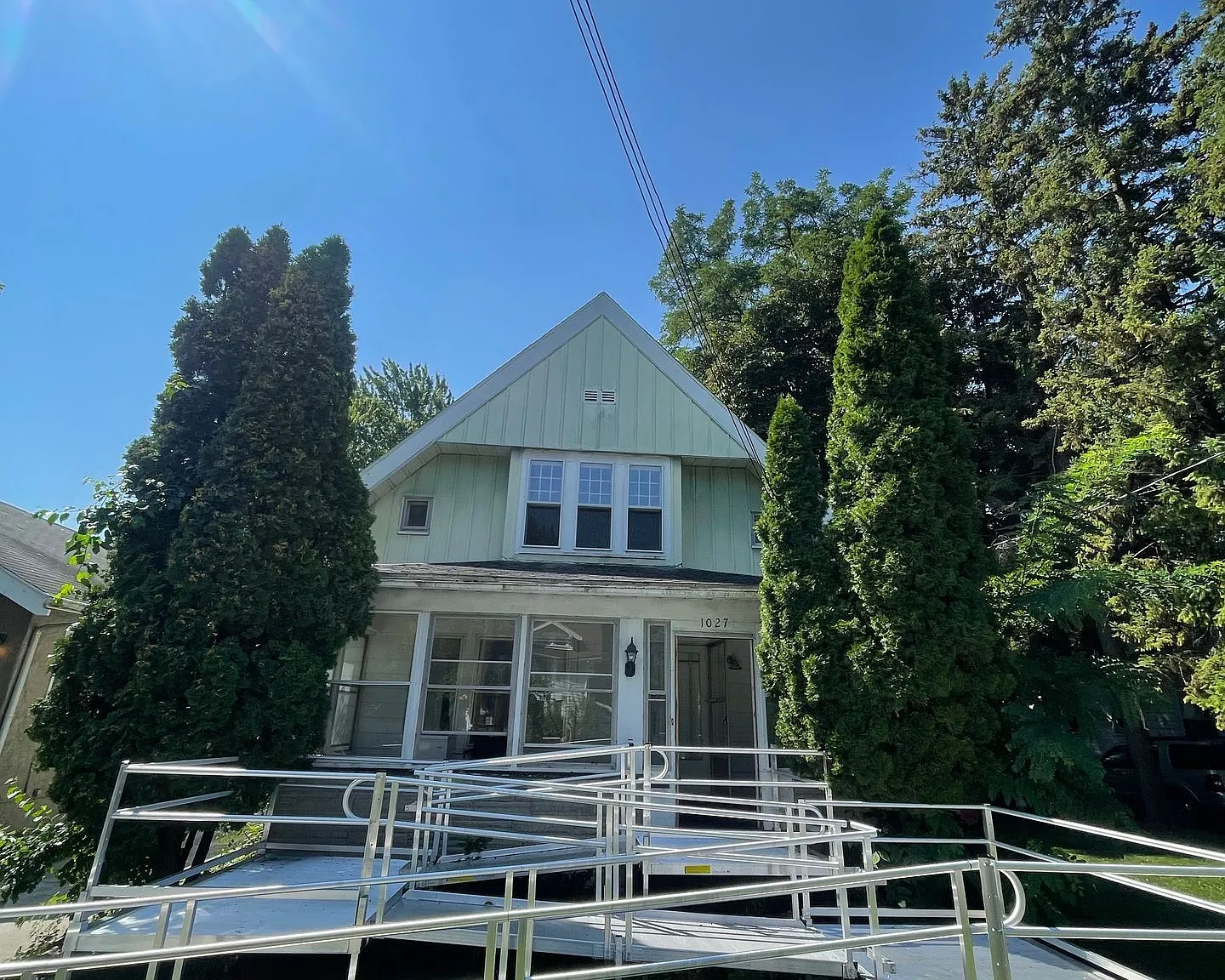 1027 Eleanor St — Photo 3
