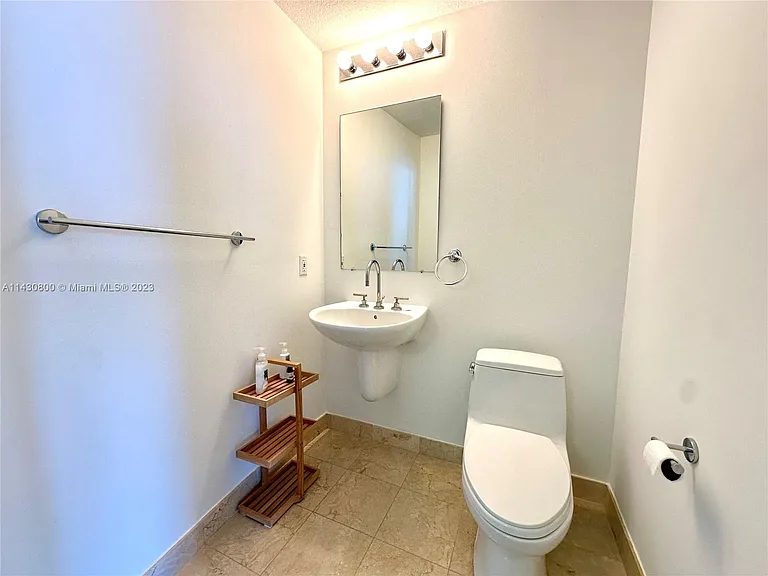 6515 Collins Ave #810 — Photo 7