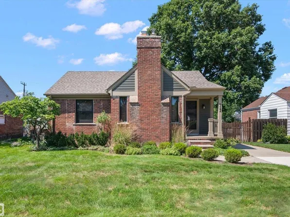 912 Cedar Hill Dr, Royal Oak, MI 48067