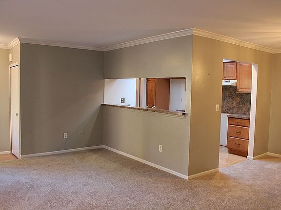 4th image of 49289 Glenville Ct
