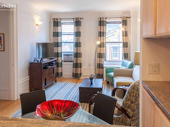 3rd image of 127 W 82nd St APT 5D