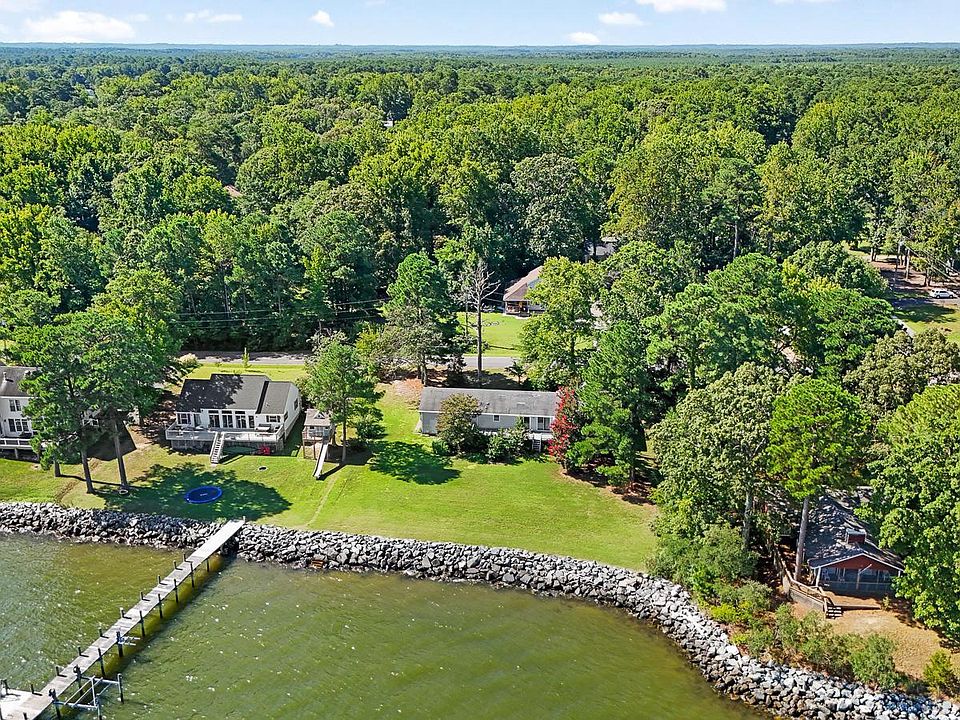 1st image of 39 Crystal Ln