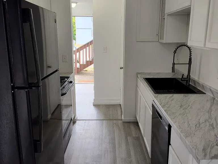 820 W Marion St #820B — Photo 10