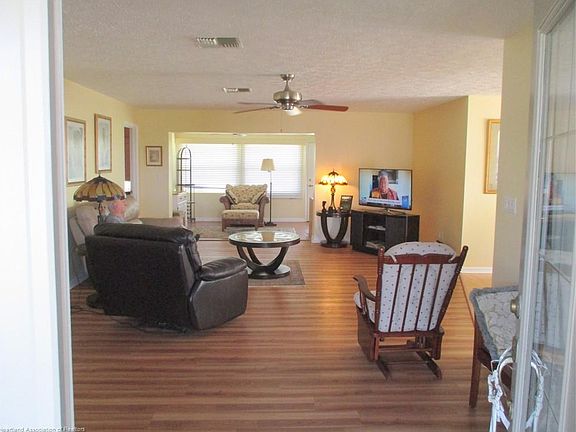 3rd image of 3 Wildwood Way