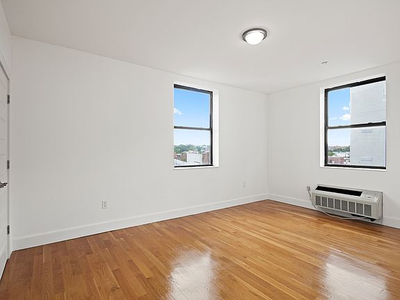 4th image of 9002 Queens Blvd APT 409