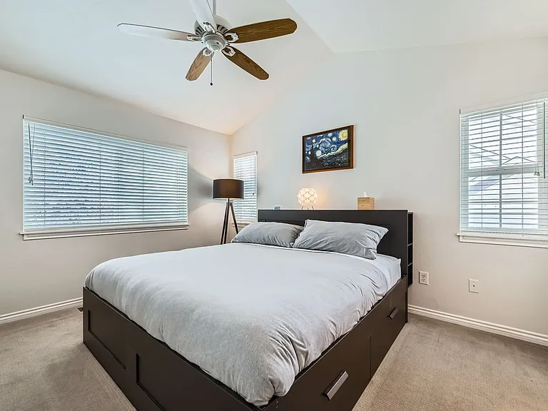 2524 Lexington St — Photo 14