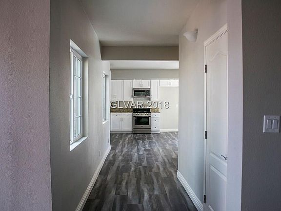 3rd image of 1324 Pacific St
