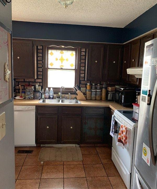 2nd image of 209 NE 62nd St