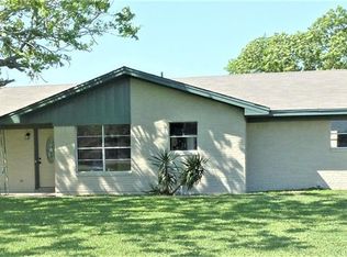 21 Wally Ln, Victoria, TX 77905