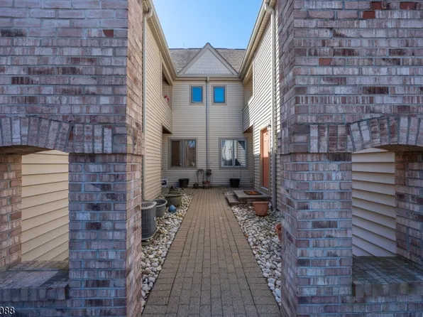 51 Sunrise Dr, Hanover Twp., NJ 07981