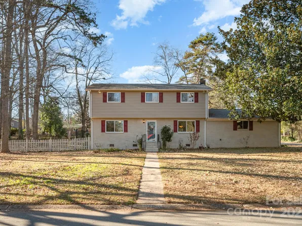 7015 Lavern St, Charlotte, NC 28215