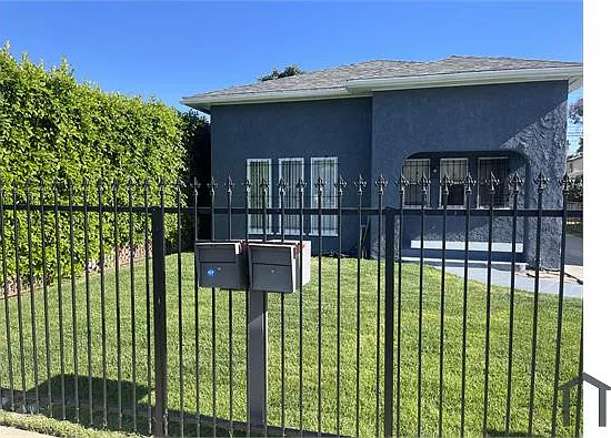 3 bed, 1098 sqft, $3,135 — Photo 3