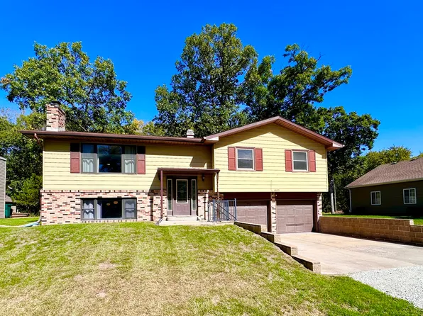 4655 W Nancy Dr, Kankakee, IL 60901