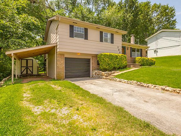 3rd image of 1382 Meadowood Dr