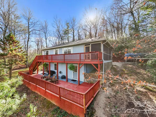 124 Flat Creek Rd, Lake Toxaway, NC 28747