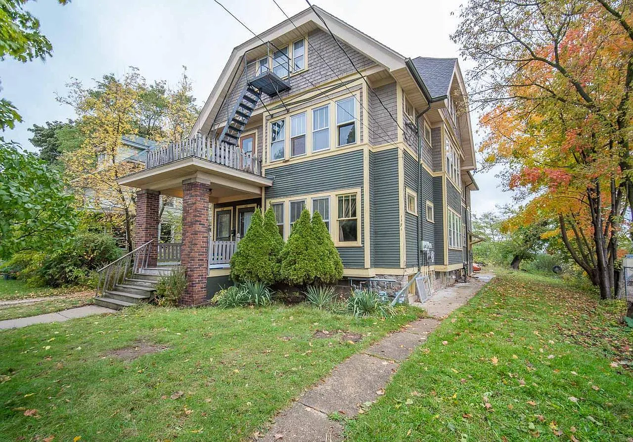 115 Randall St — Photo 1