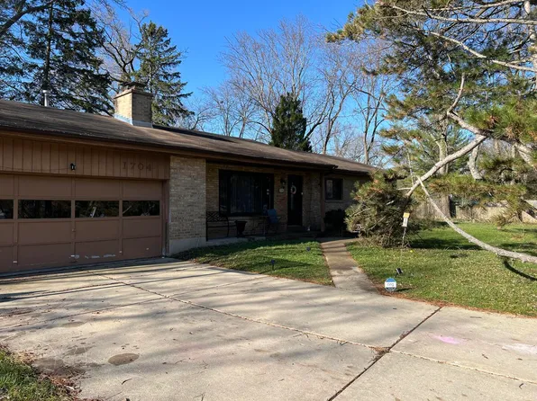 1704 Park Ave W, Highland Park, IL 60035