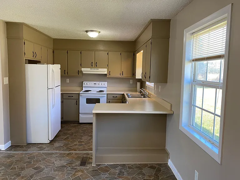 217 County Road 421 — Photo 5
