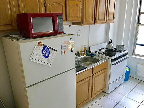 4th image of 3036 34th St APT 5D