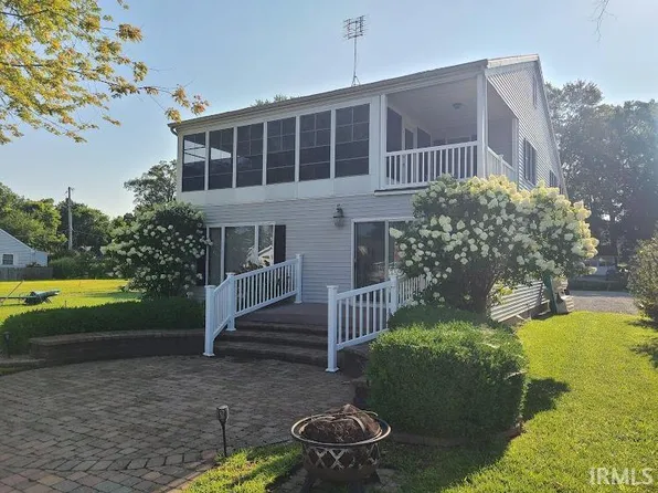 12591 N Rainey Rd E, Syracuse, IN 46567