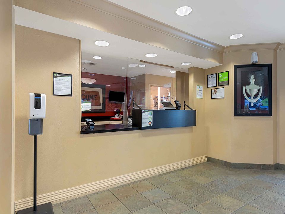 Lobby and Guest Check-in